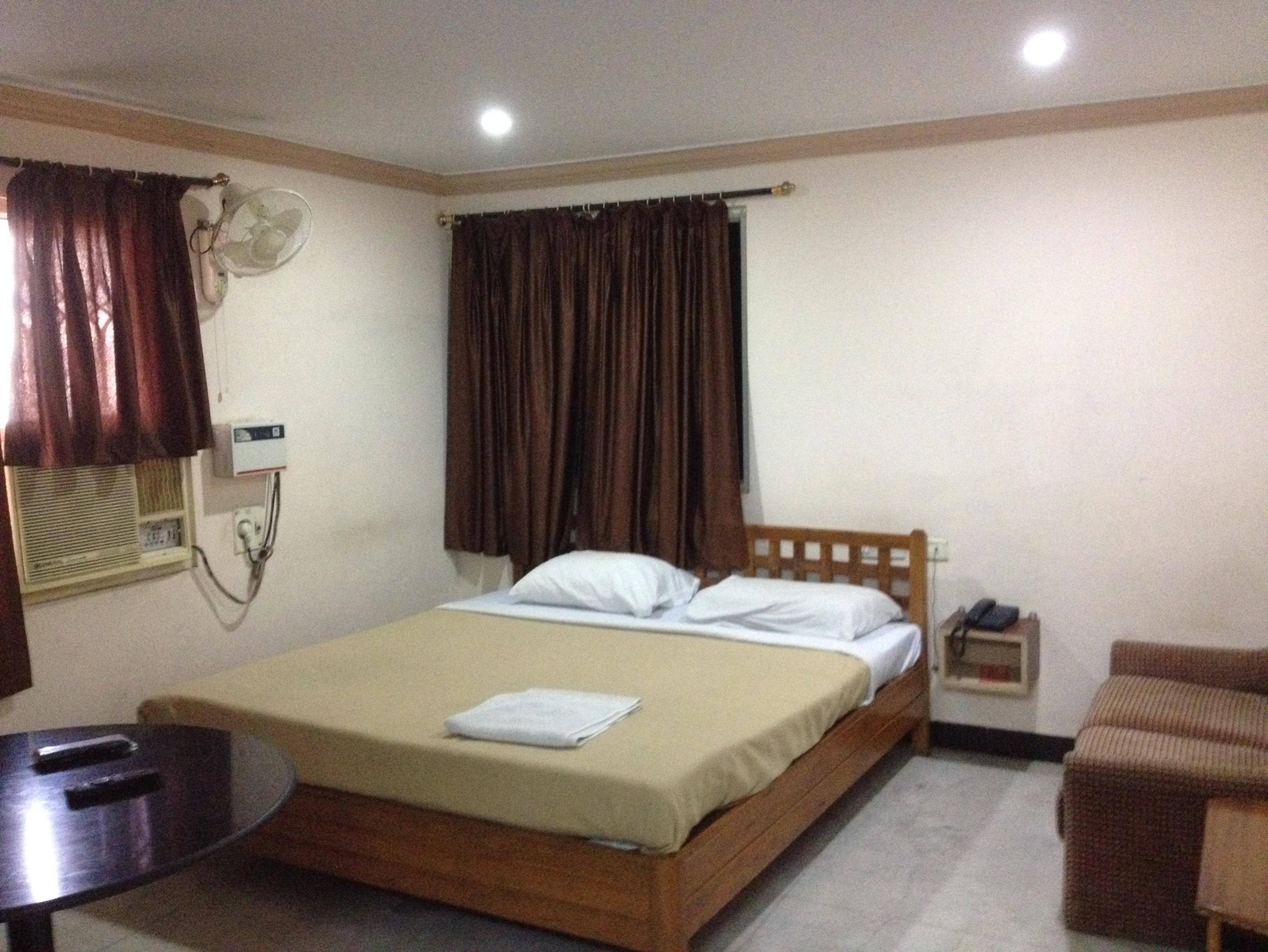 M J Guest House
