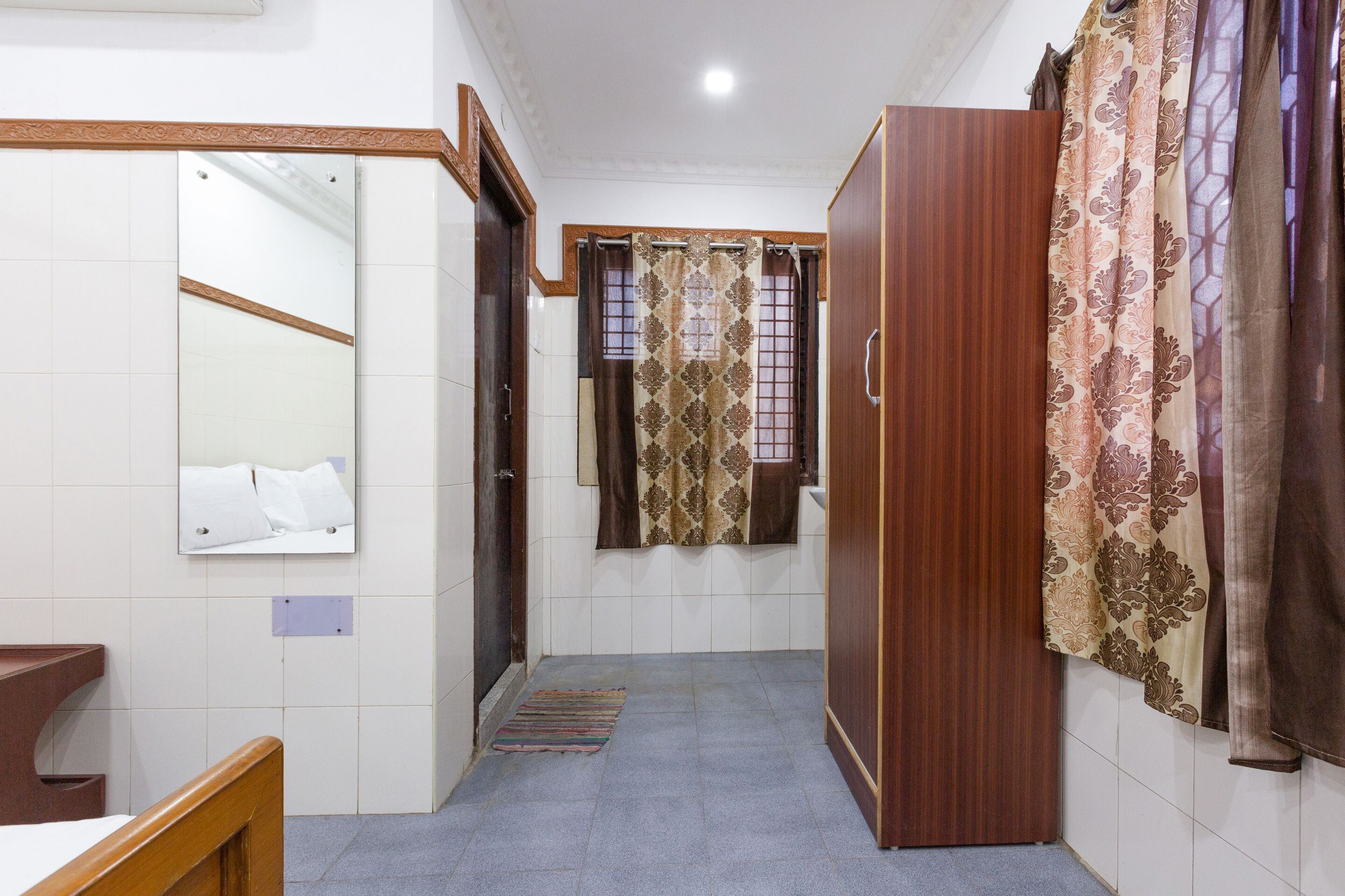 New Victory Mansion & Lodging by OYO Rooms