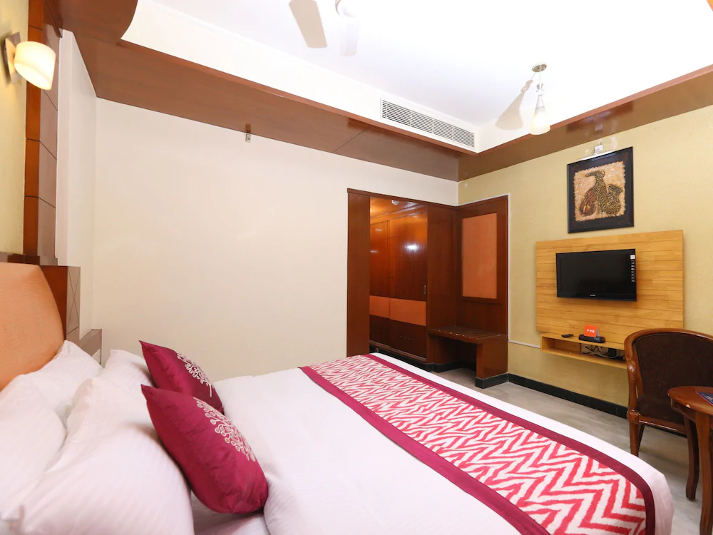 OYO Flagship 15645 Chennai Deluxe