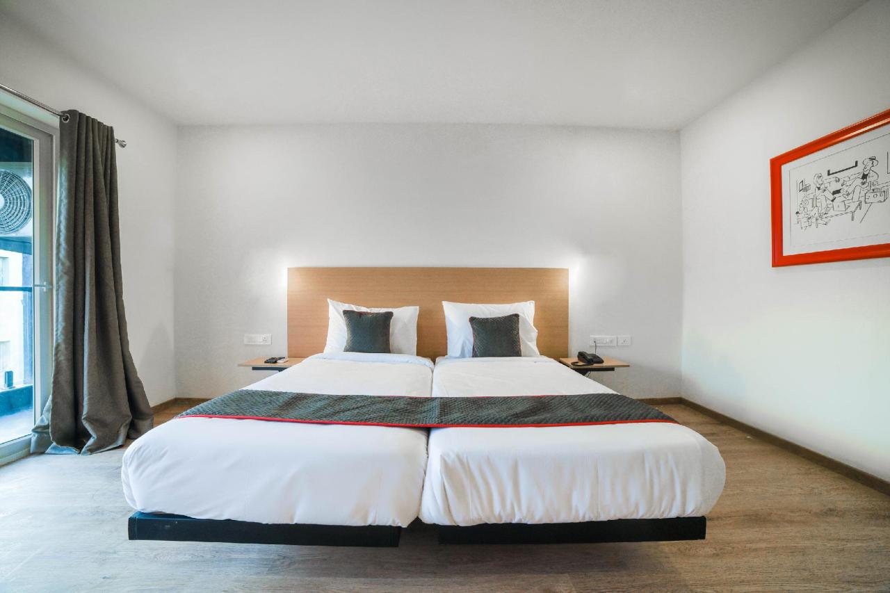 OYO Townhouse 211 Laguna Ecr