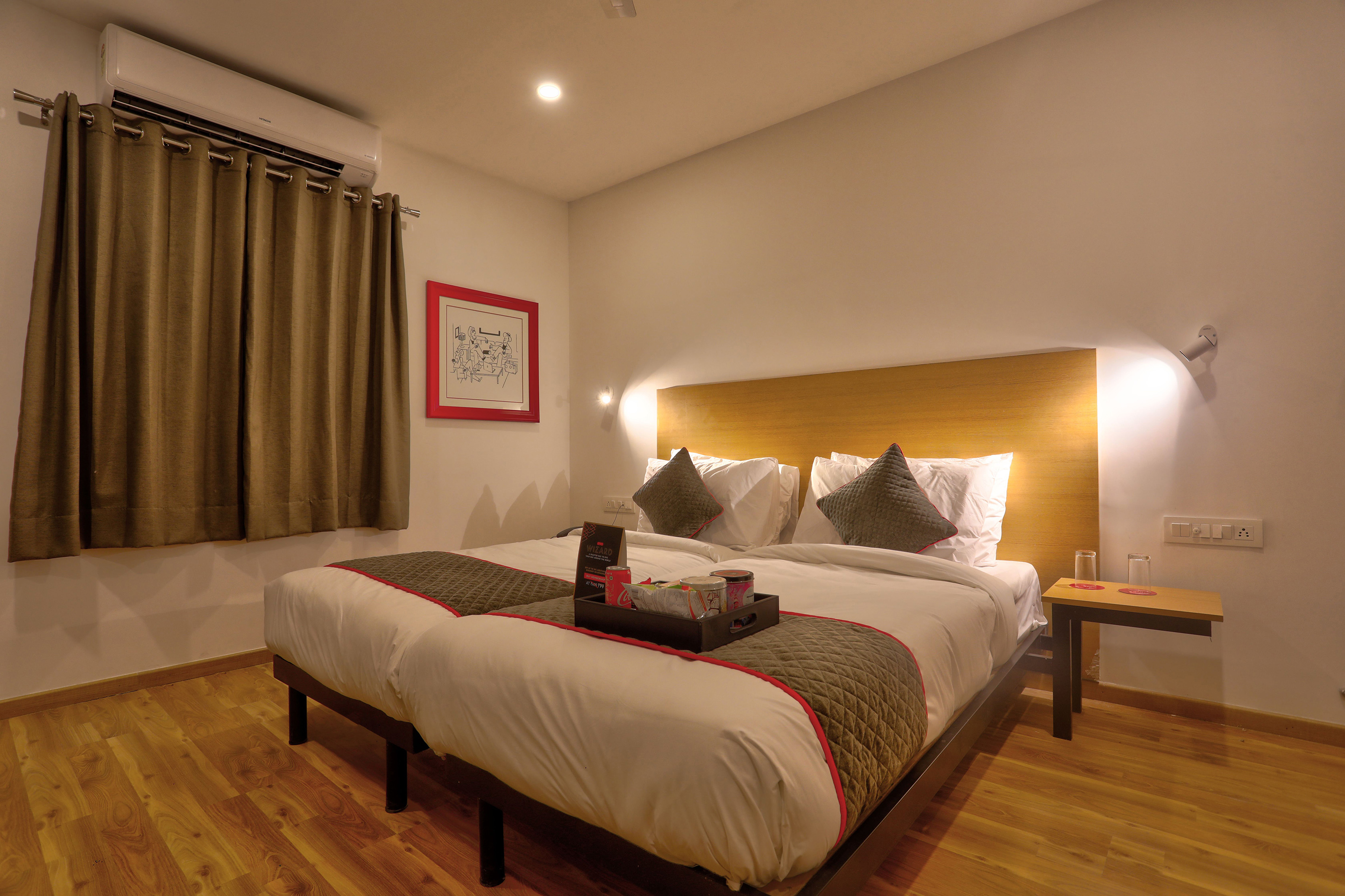 OYO Townhouse 87 Spartan Nagar