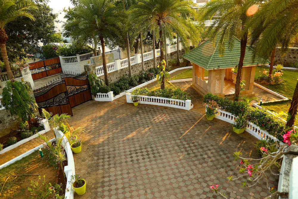 Peakland Hotels and Resorts
