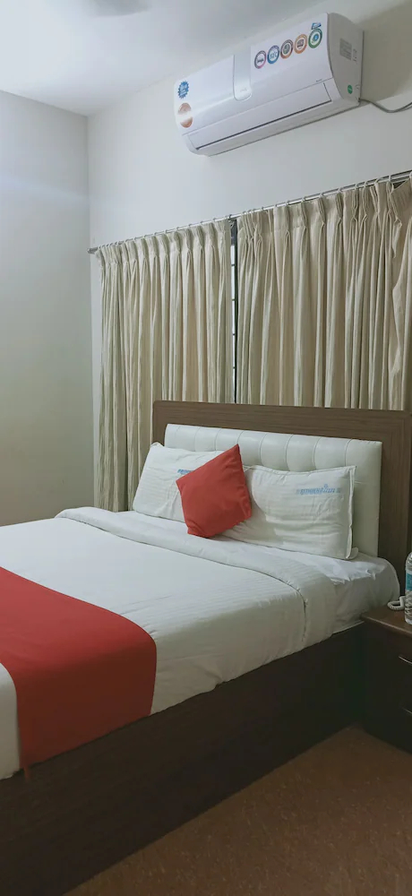R Hotel Manapakkam