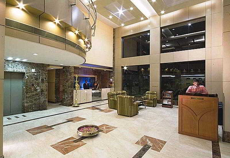 Super Townhouse Koyambedu