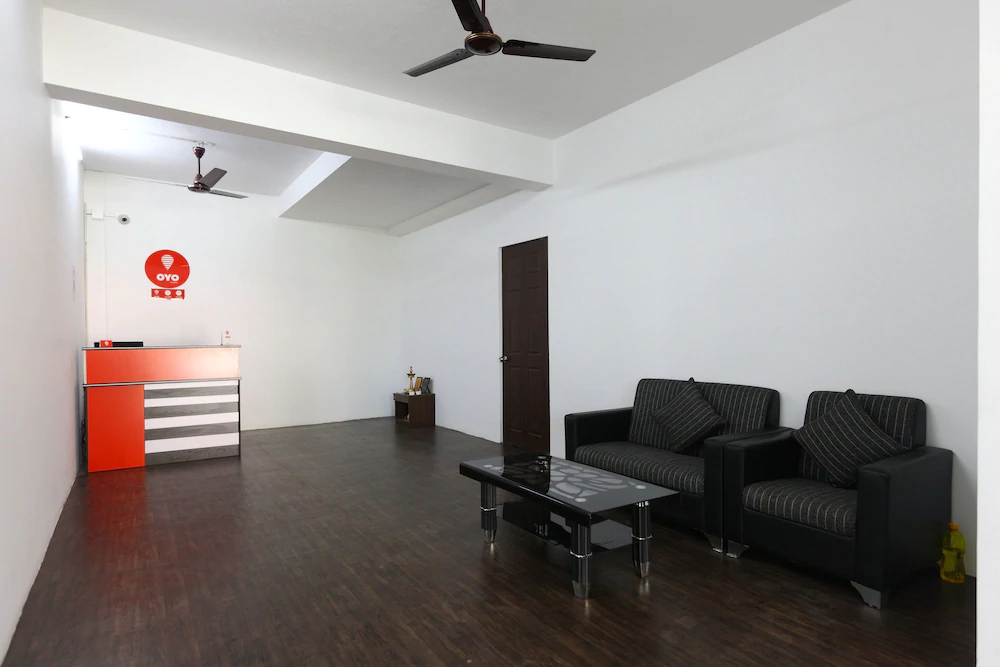 The Cozee Stay by OYO Rooms
