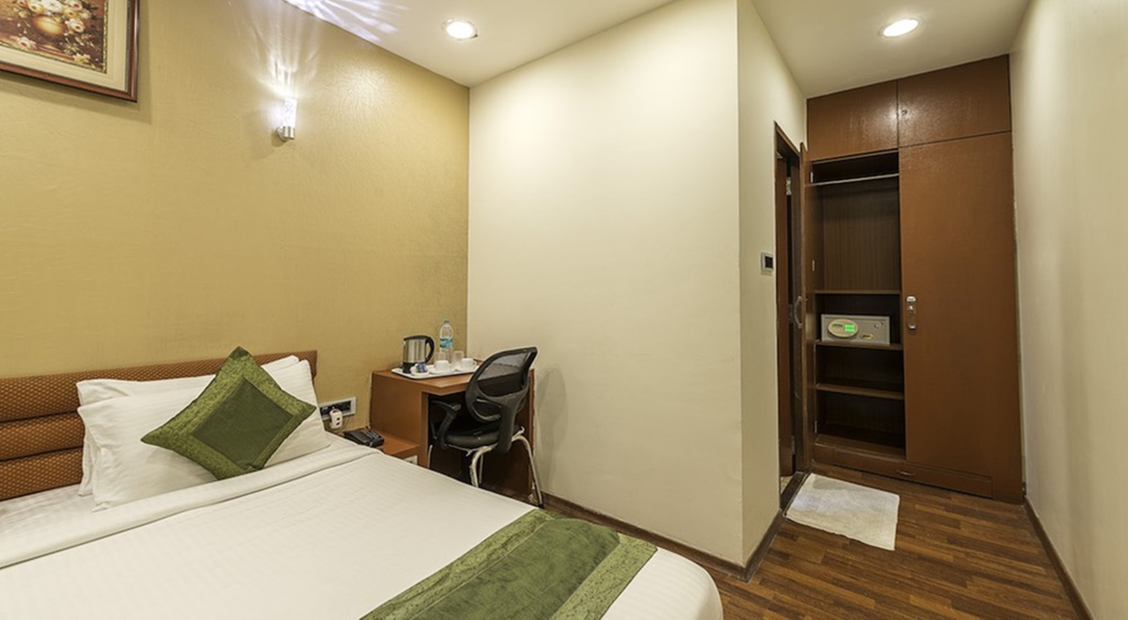 Treebo Saravana Boutique Inn