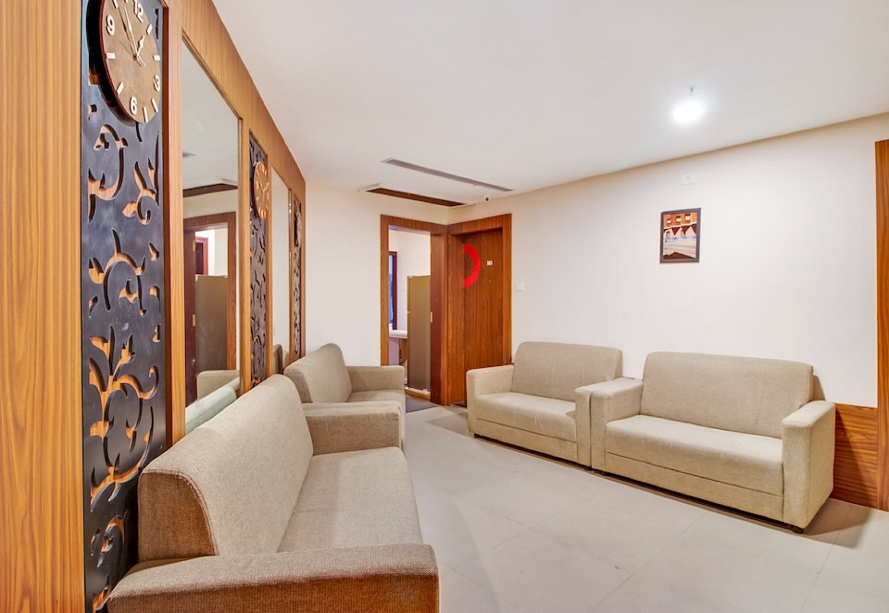Aishwaryam Hotel