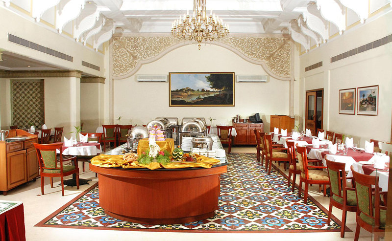 Royal Court Hotel