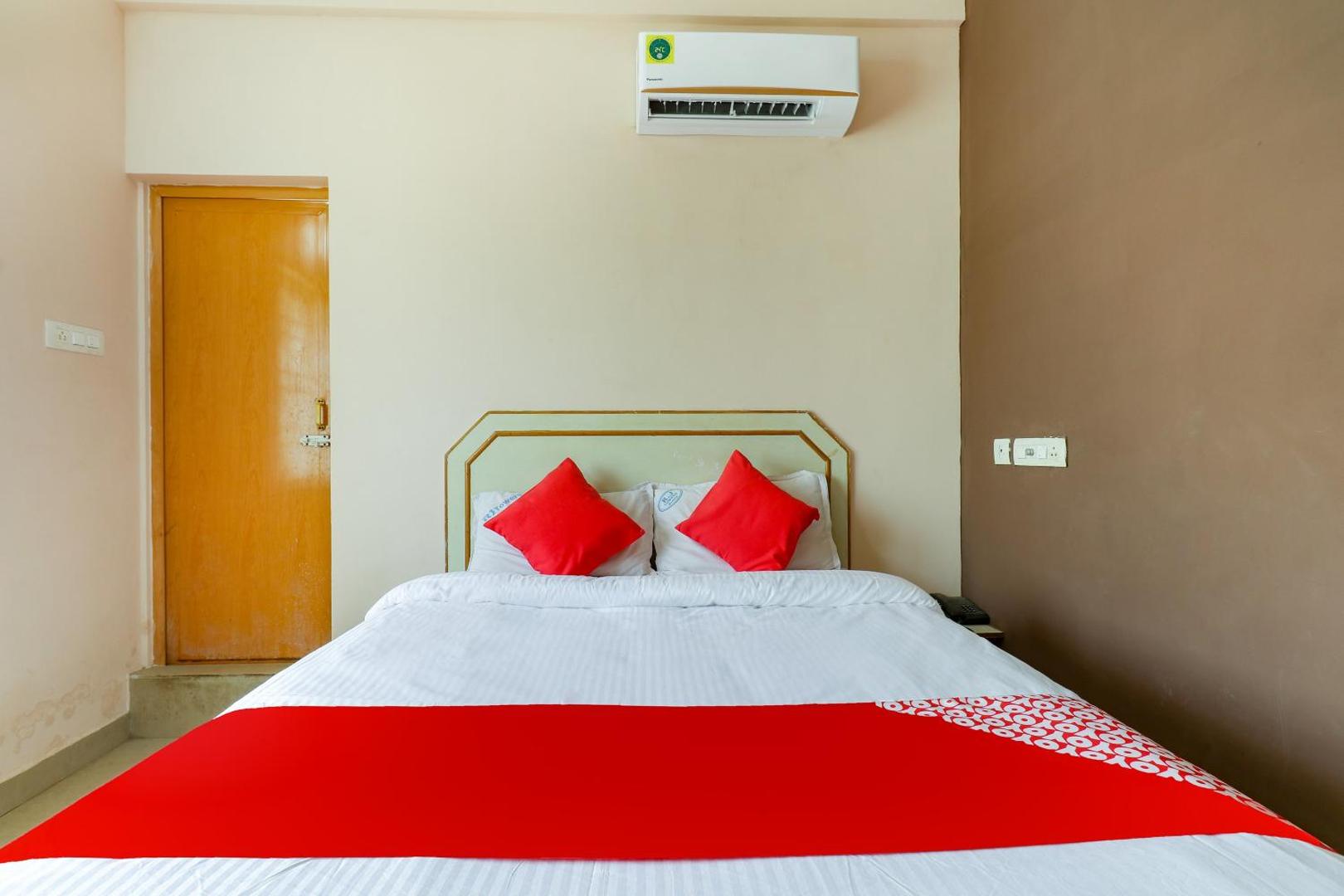 Royal Pride by OYO Rooms