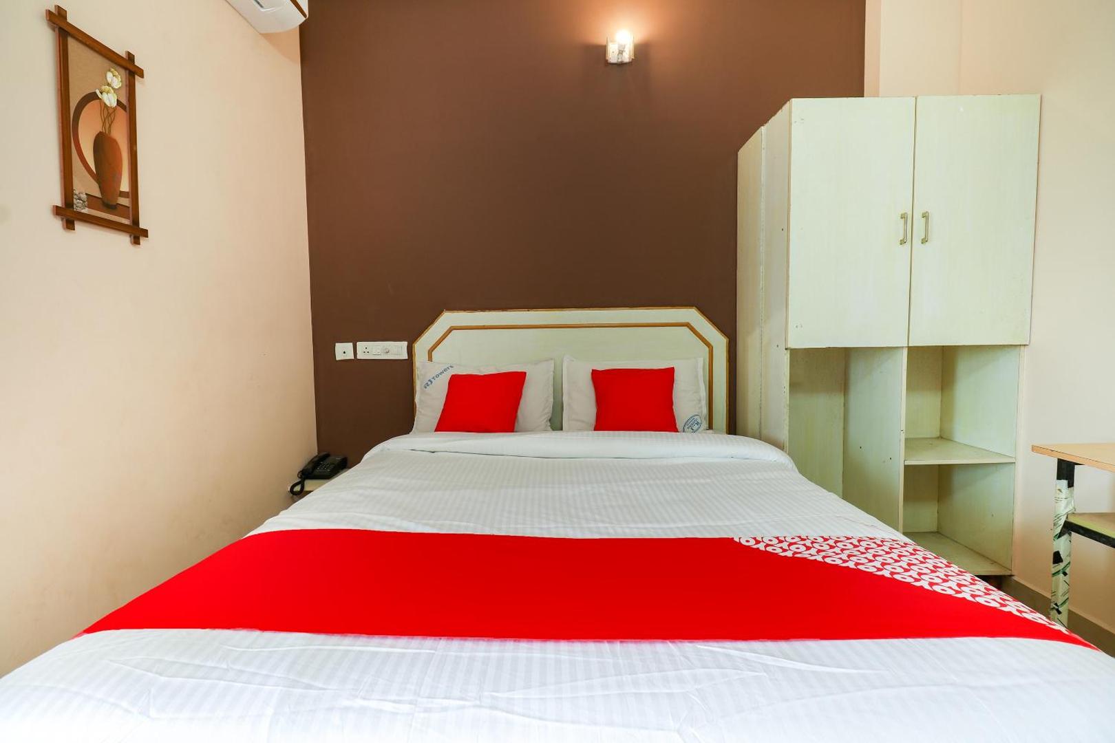 Royal Pride by OYO Rooms