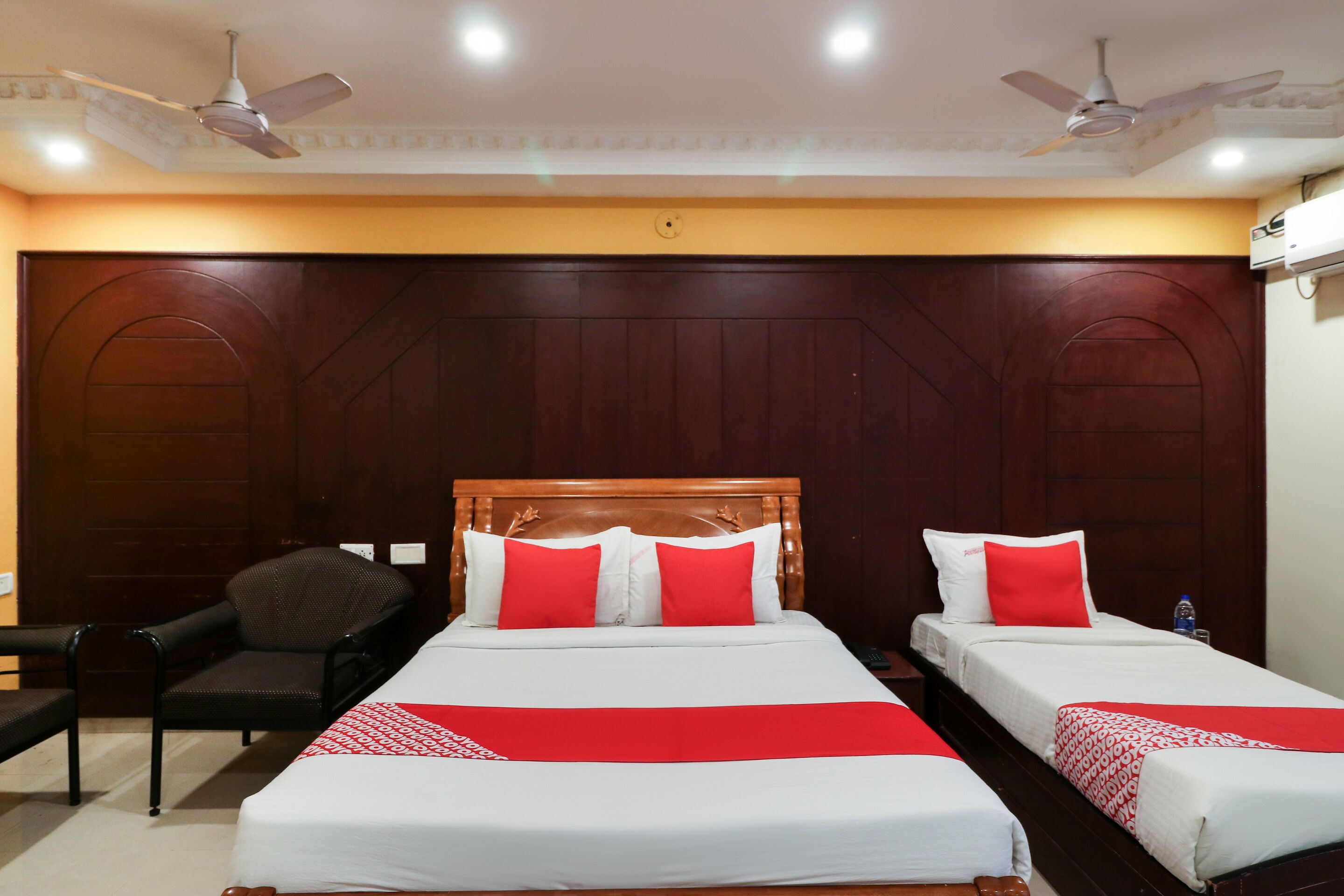 Sri Annapoorna Towers by OYO Rooms