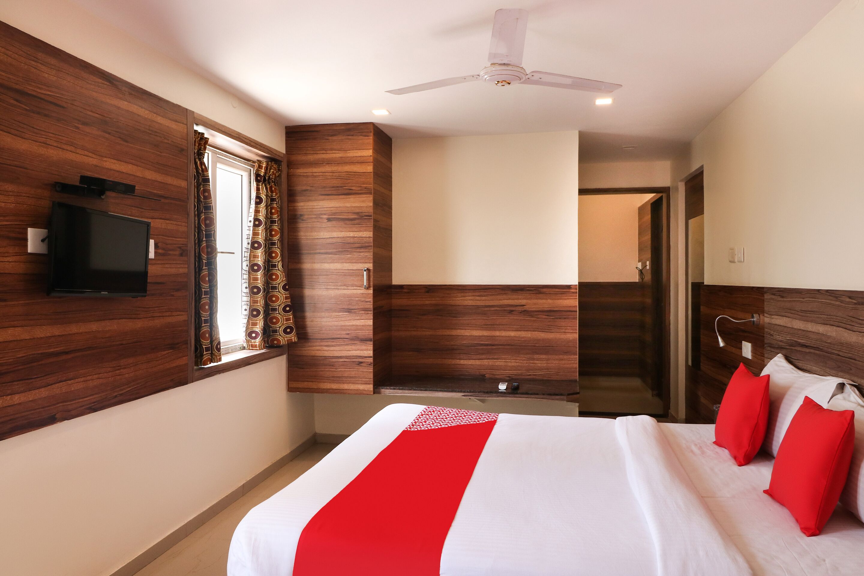 Sri Annapoorna Towers by OYO Rooms