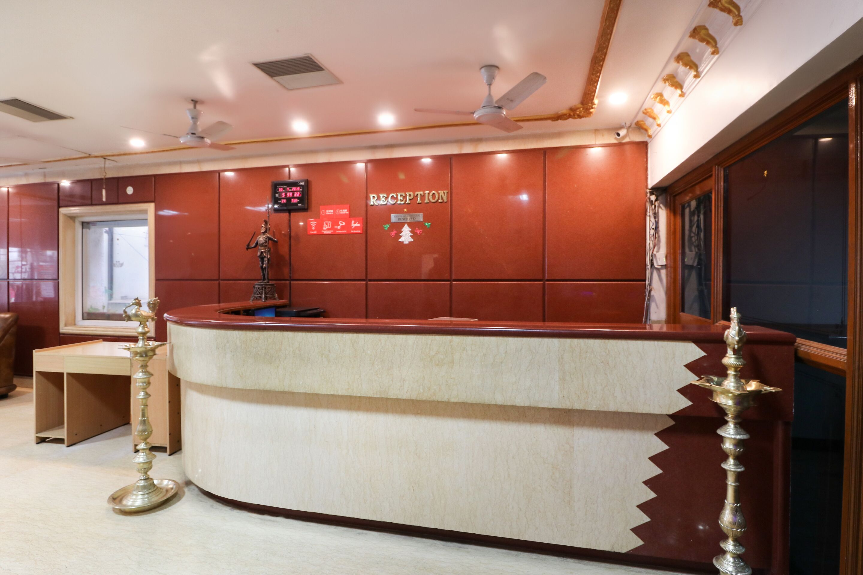 Sri Annapoorna Towers by OYO Rooms