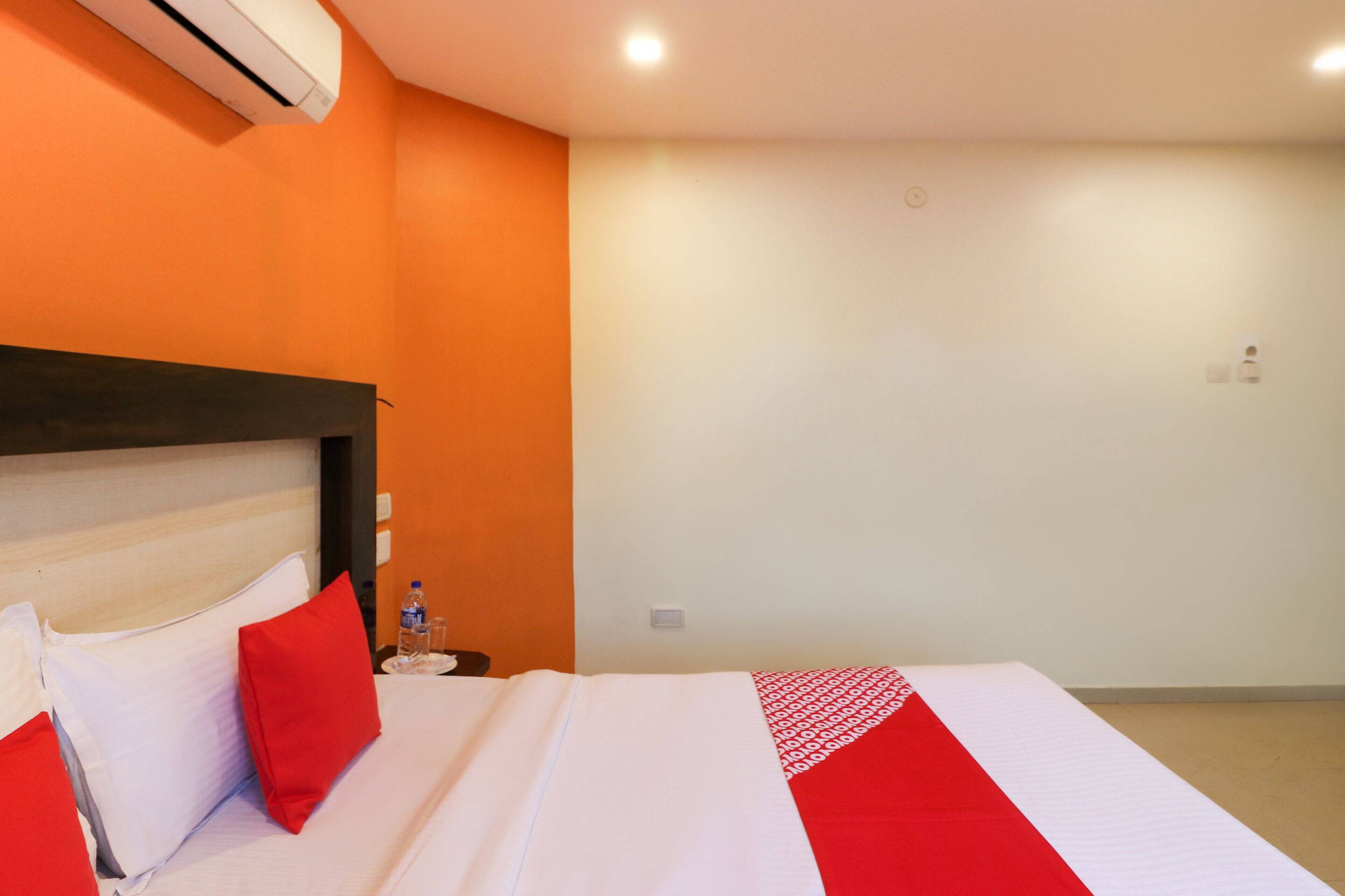 Sri Annapoorna Towers by OYO Rooms