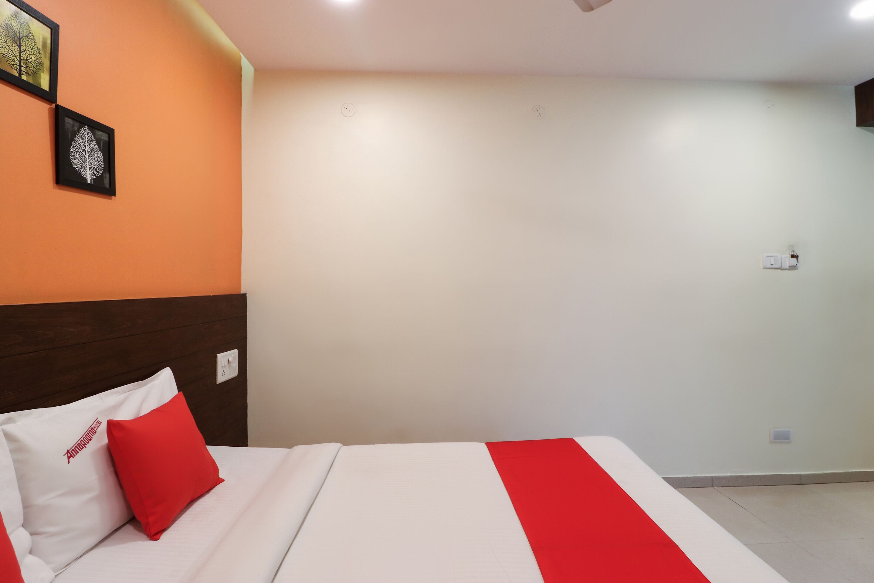 Sri Annapoorna Towers by OYO Rooms