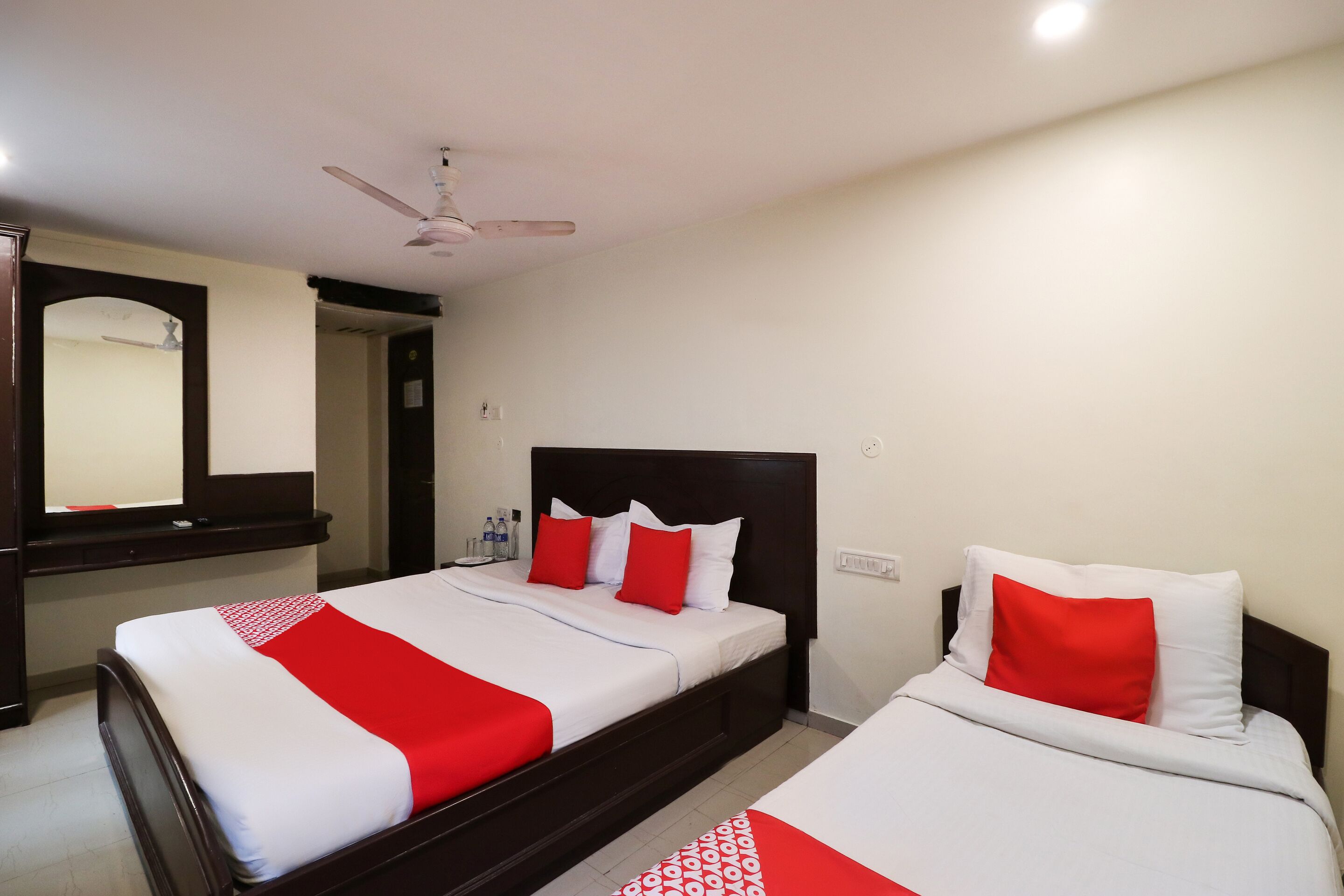 Sri Annapoorna Towers by OYO Rooms