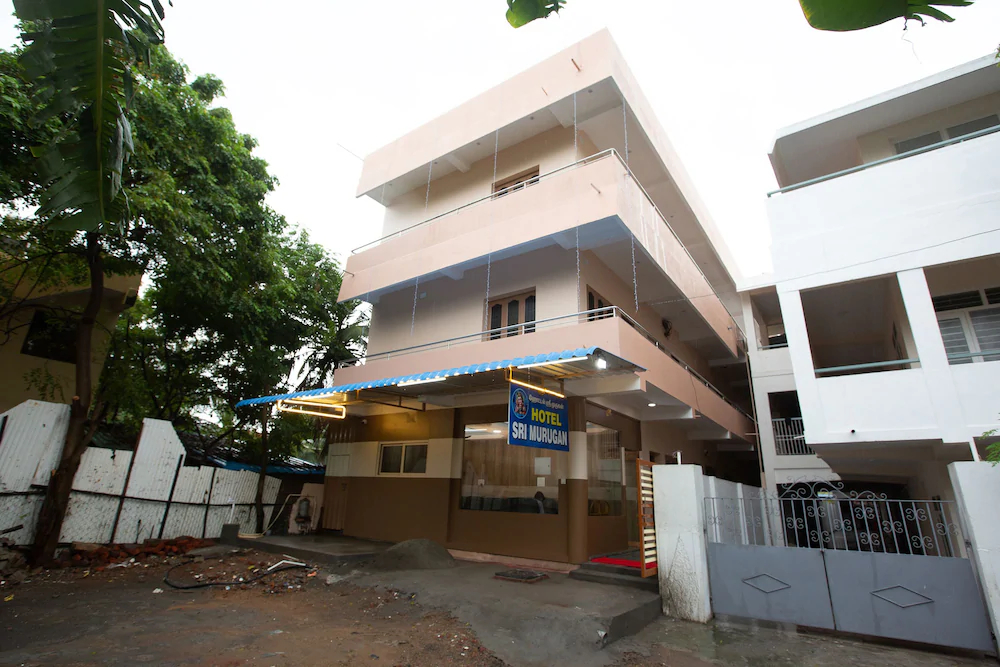 OYO 23398 Hotel Sri Murugan