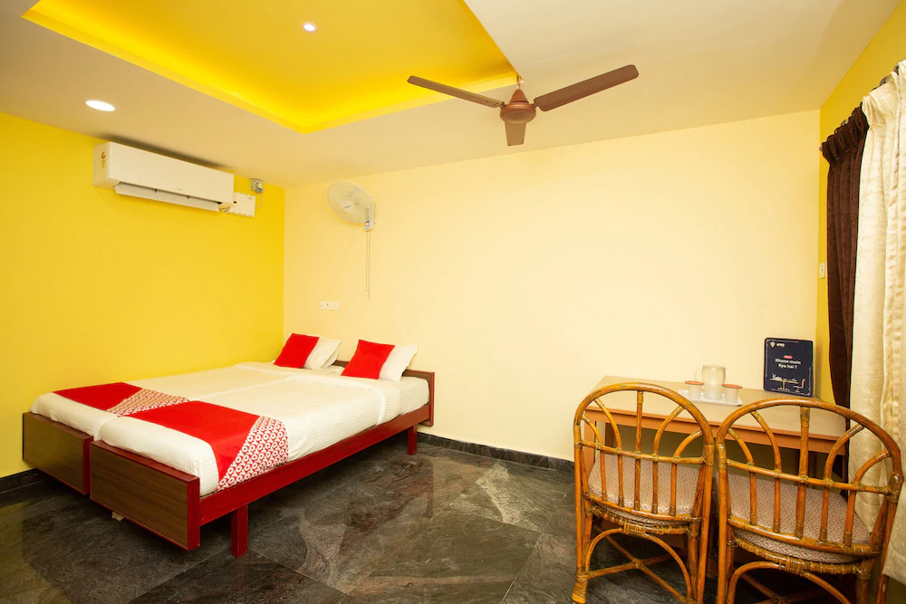 OYO 23398 Hotel Sri Murugan