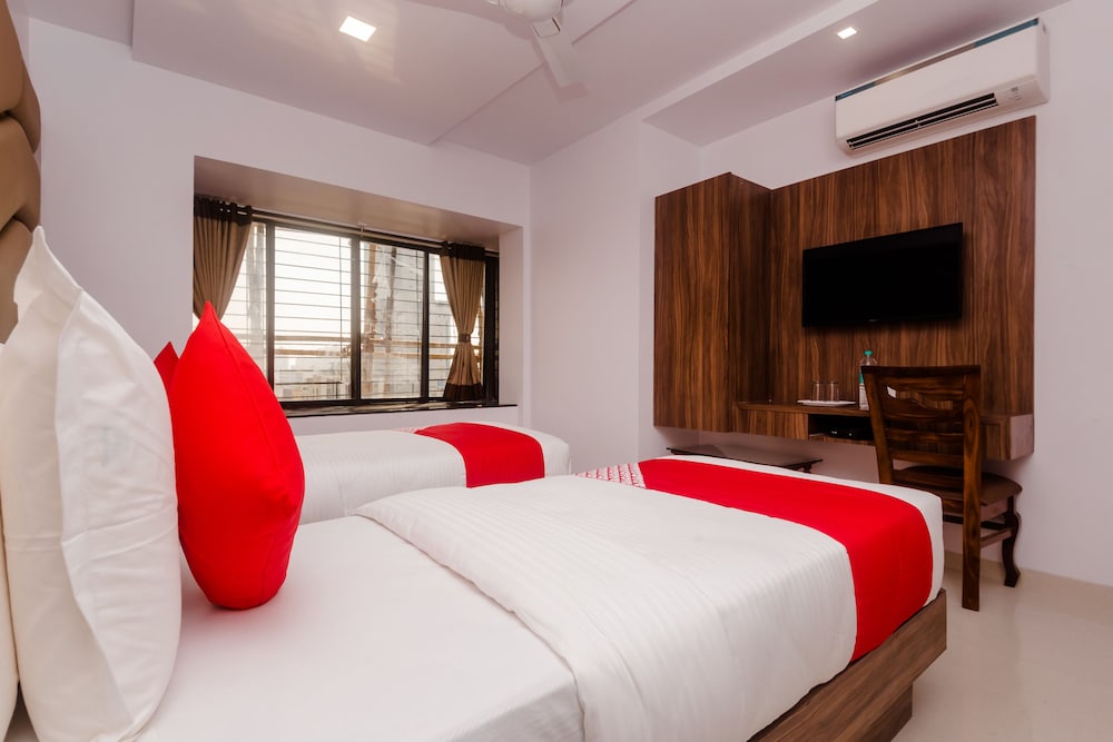 Mahalakshmi Suites By OYO Rooms
