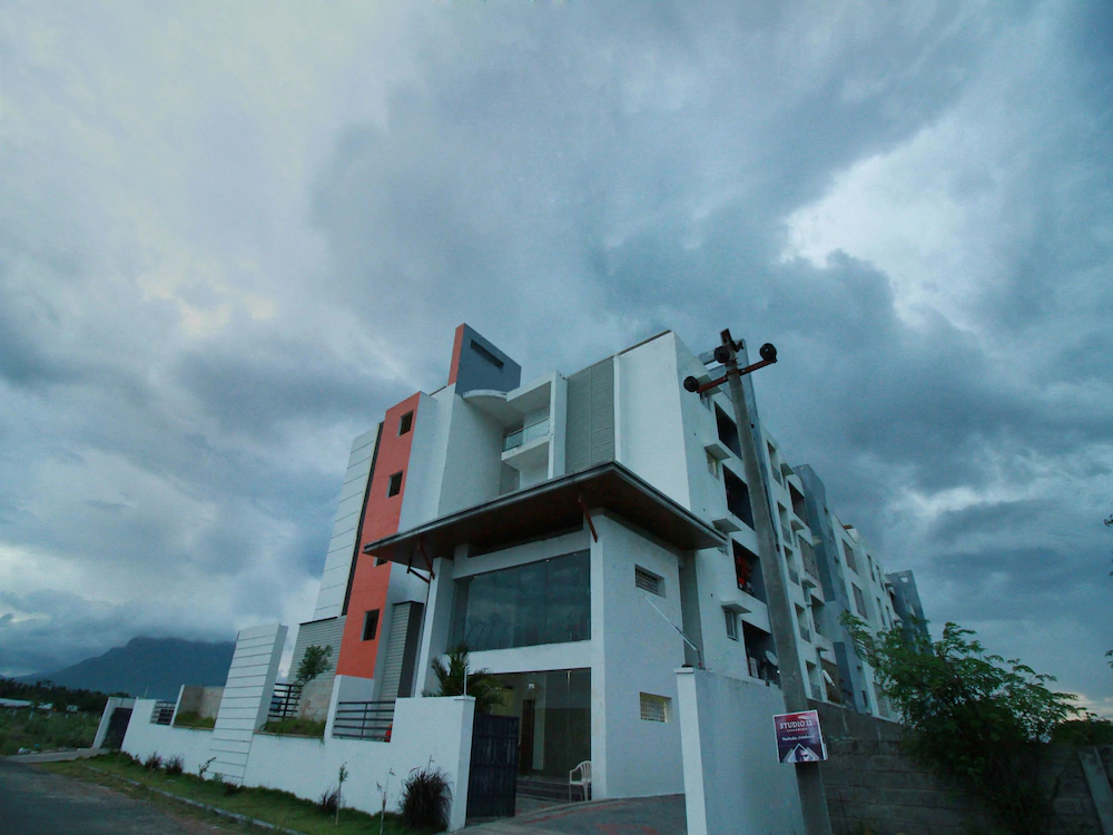 Mahalakshmi Suites By OYO Rooms