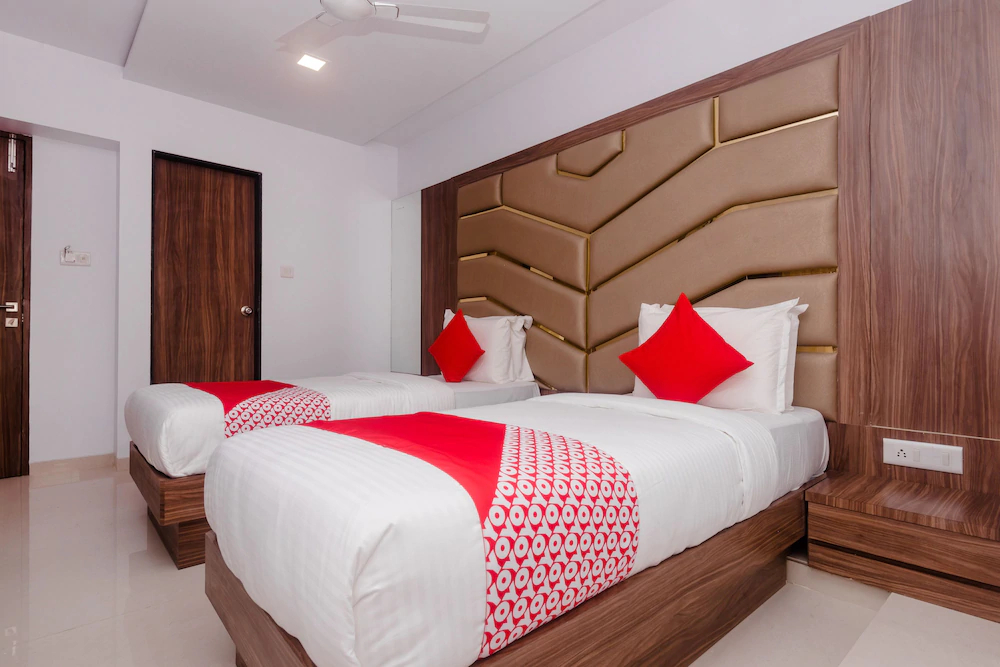 Mahalakshmi Suites By OYO Rooms