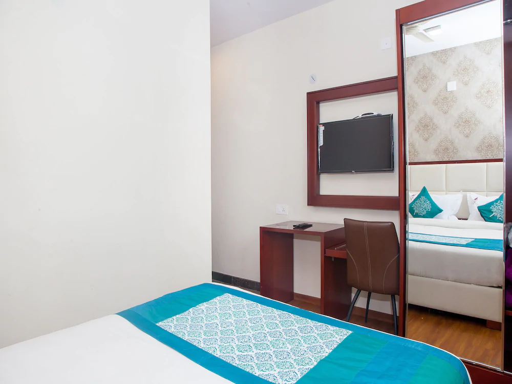 Hillcrest Metro by OYO Rooms