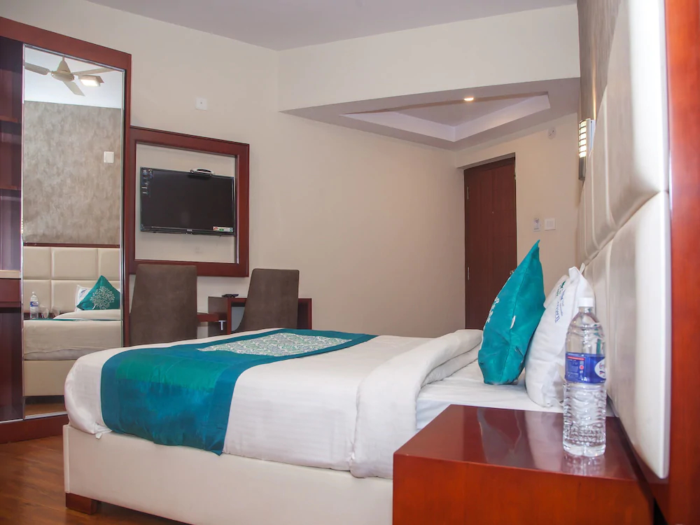 Hillcrest Metro by OYO Rooms