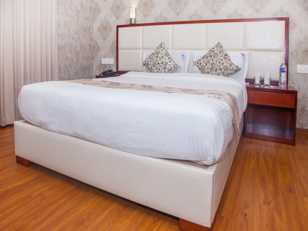 Hillcrest Metro by OYO Rooms