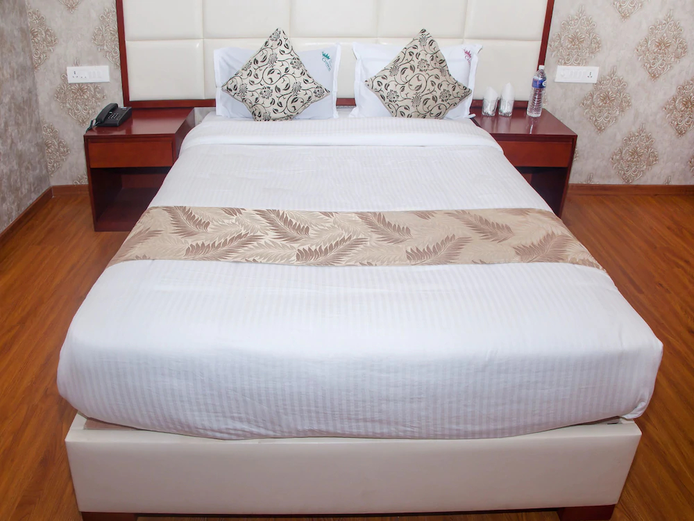 Hillcrest Metro by OYO Rooms