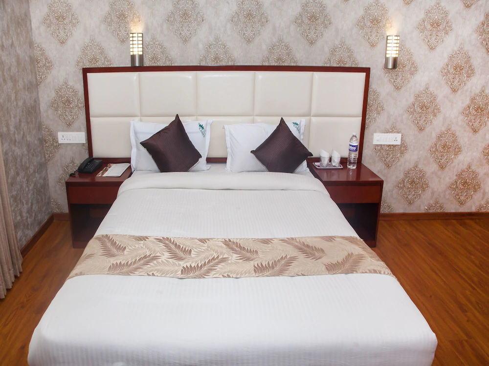 Hillcrest Metro by OYO Rooms