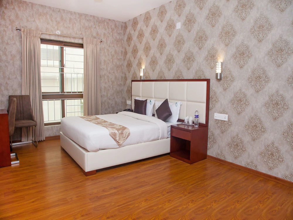 Hillcrest Metro by OYO Rooms