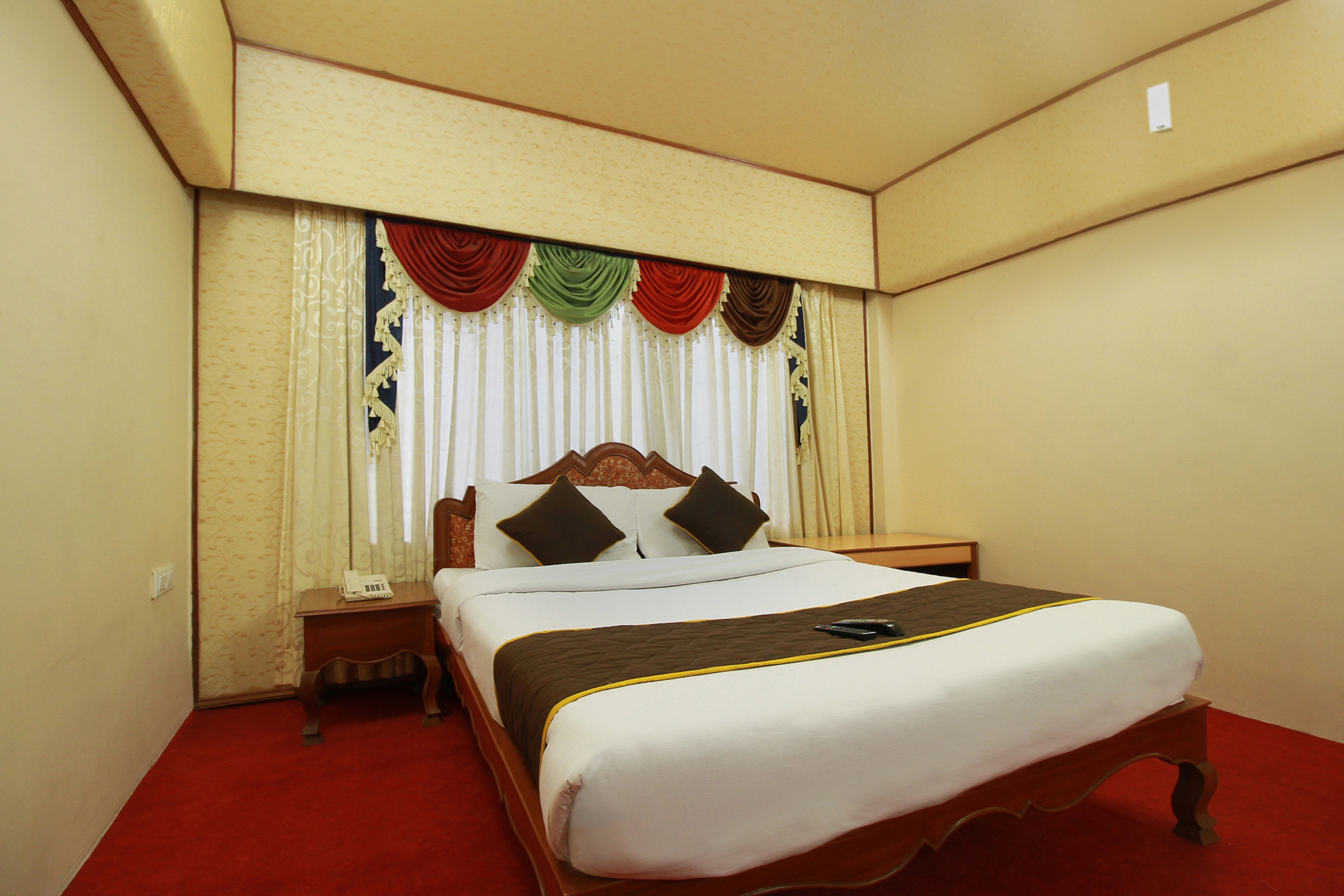 Hotel Gaylord by OYO Rooms