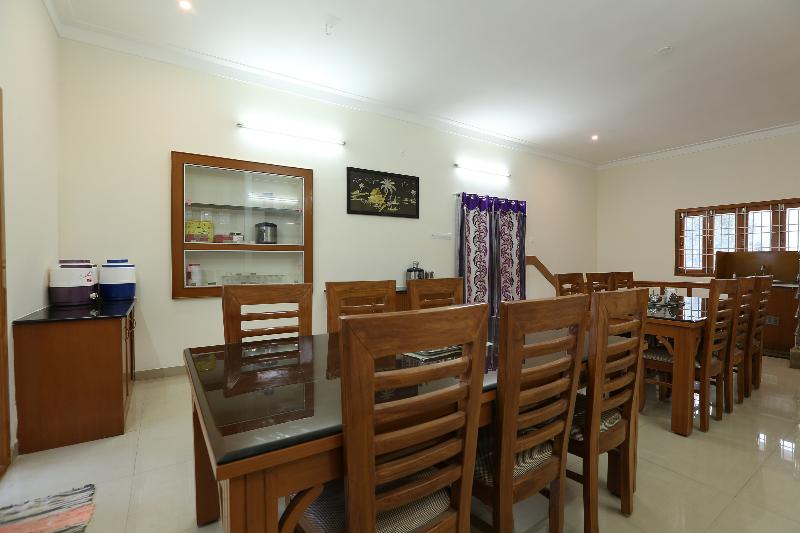 Lmf Paradise Private Limited by OYO Rooms