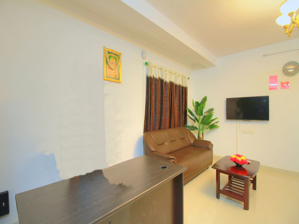 OYO 15478 Lalana Residency