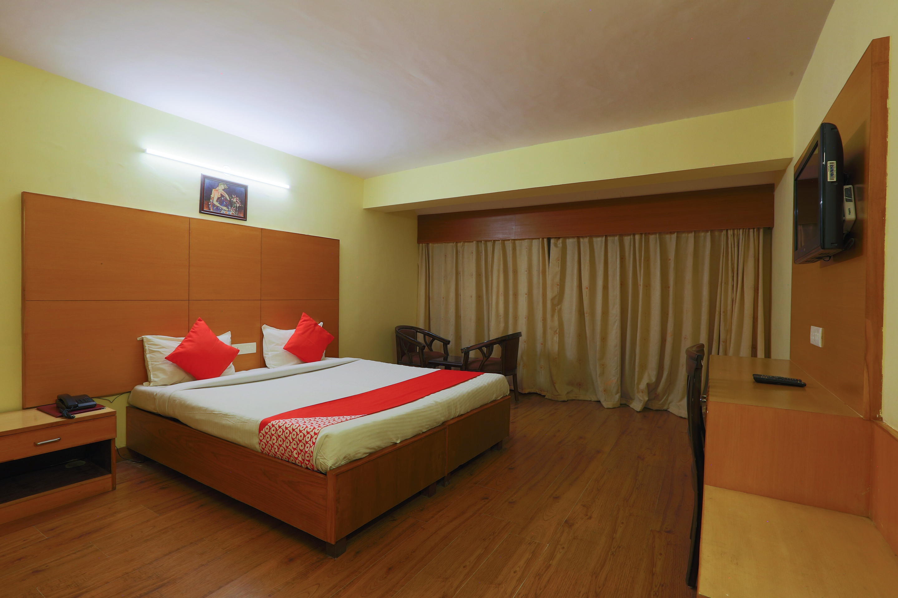 Sun Shine Grand by OYO Rooms