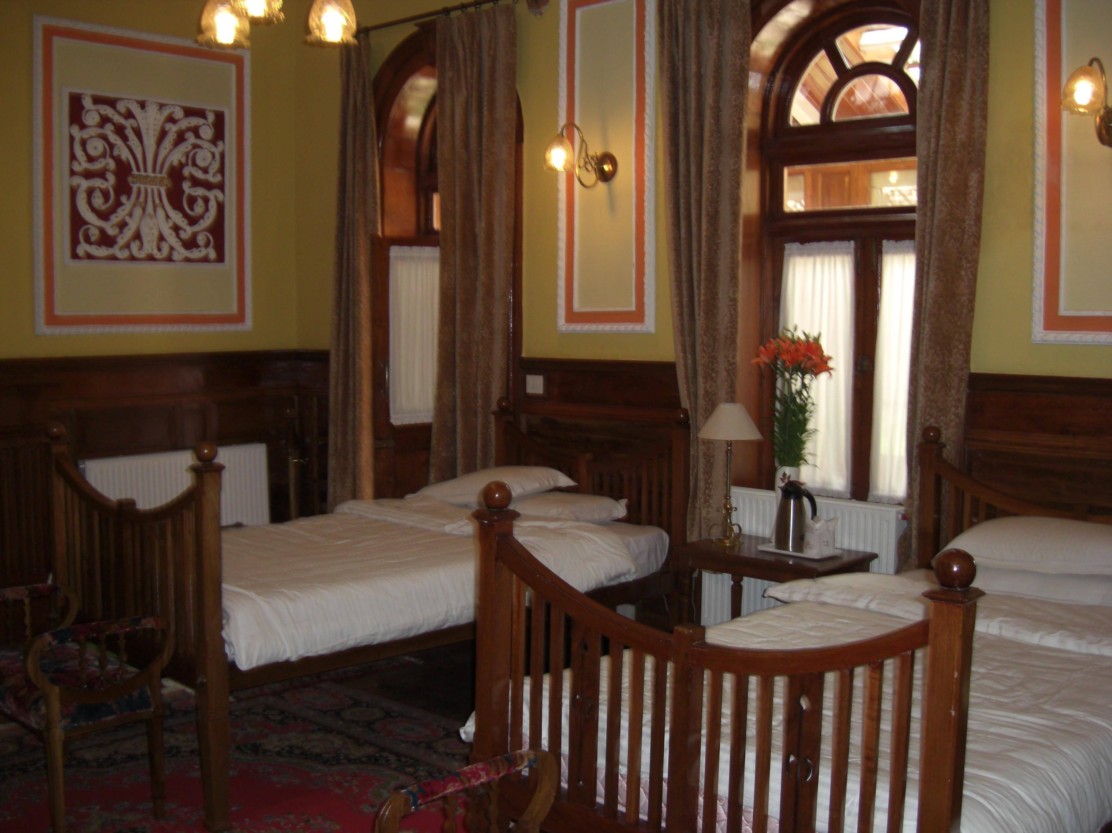 WH Ferrnhills Royale Palace