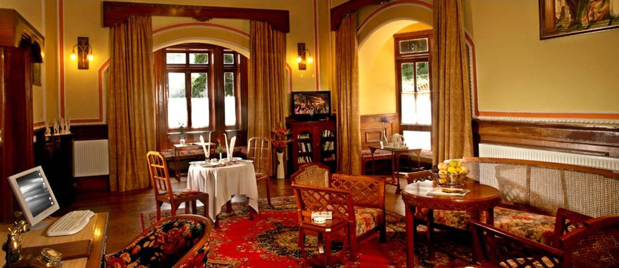 WH Ferrnhills Royale Palace