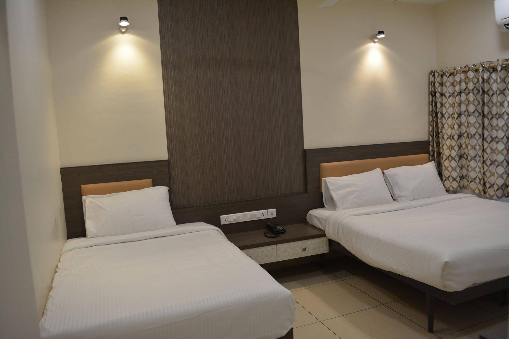 Hotel Sownthariyam