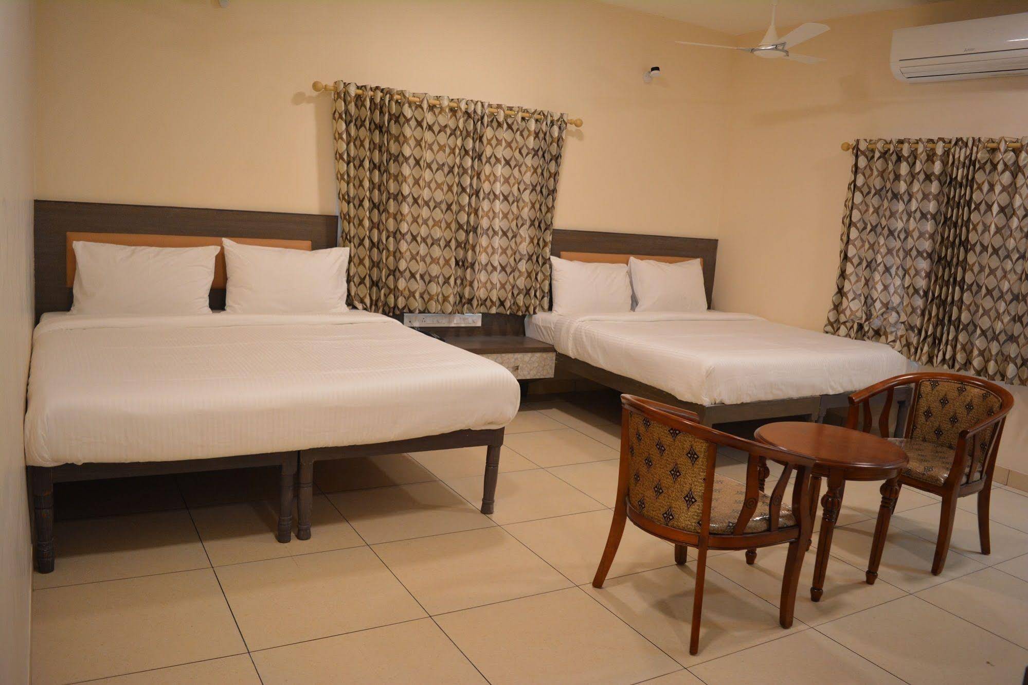 Hotel Sownthariyam