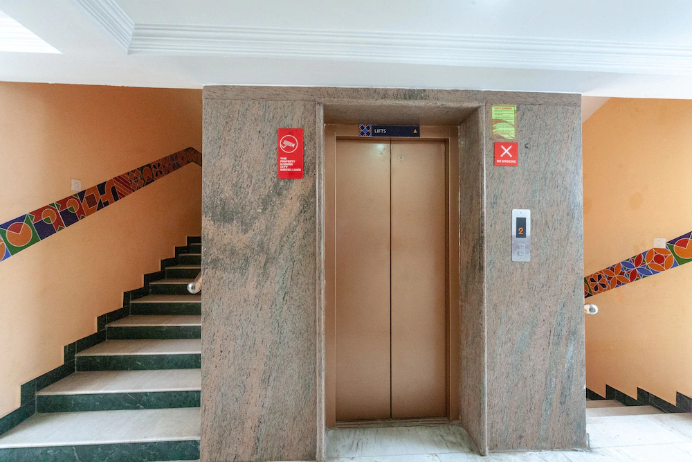 Hotel Auro By OYO Rooms