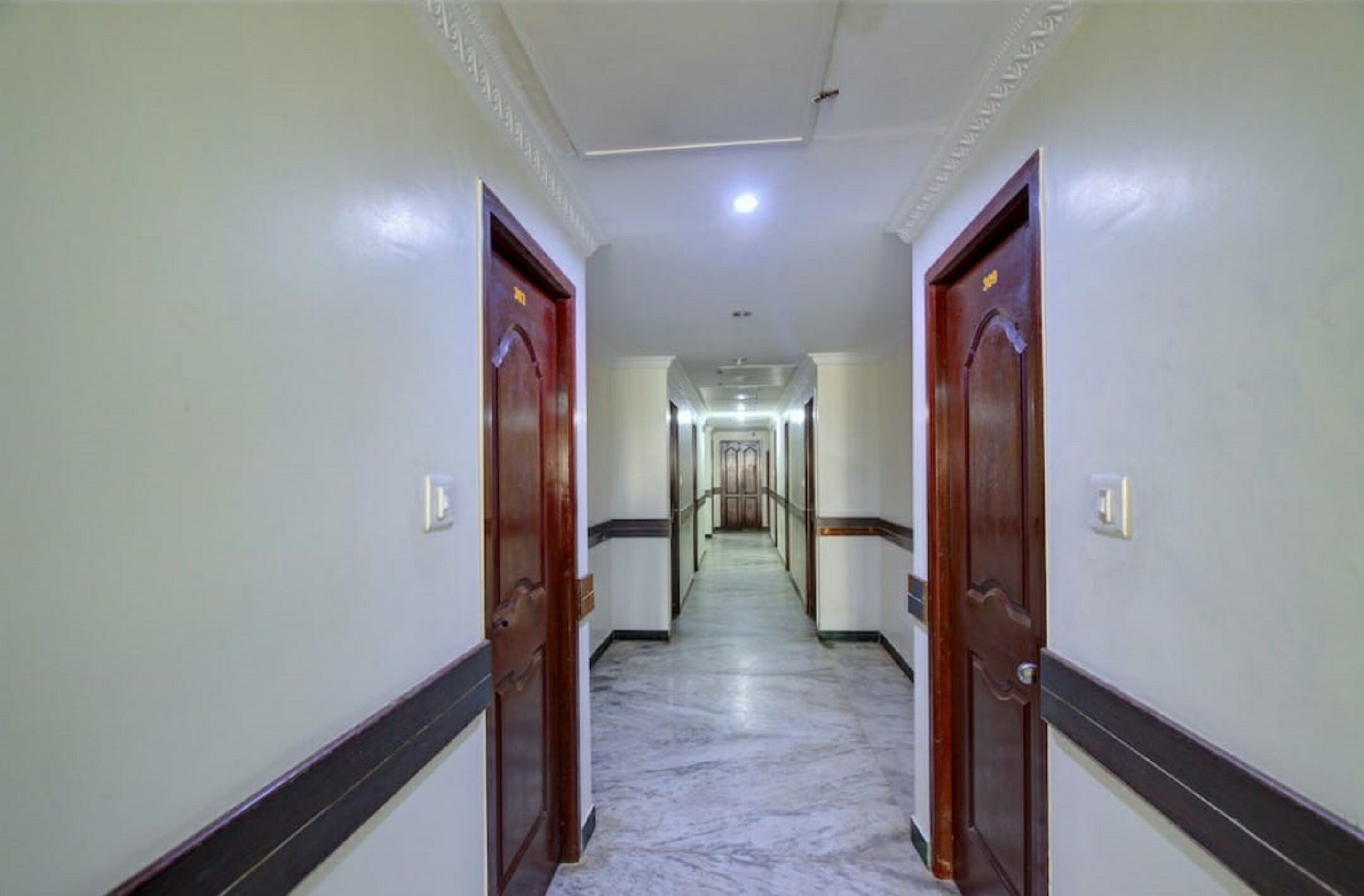 Hotel Nadaradjane Residency