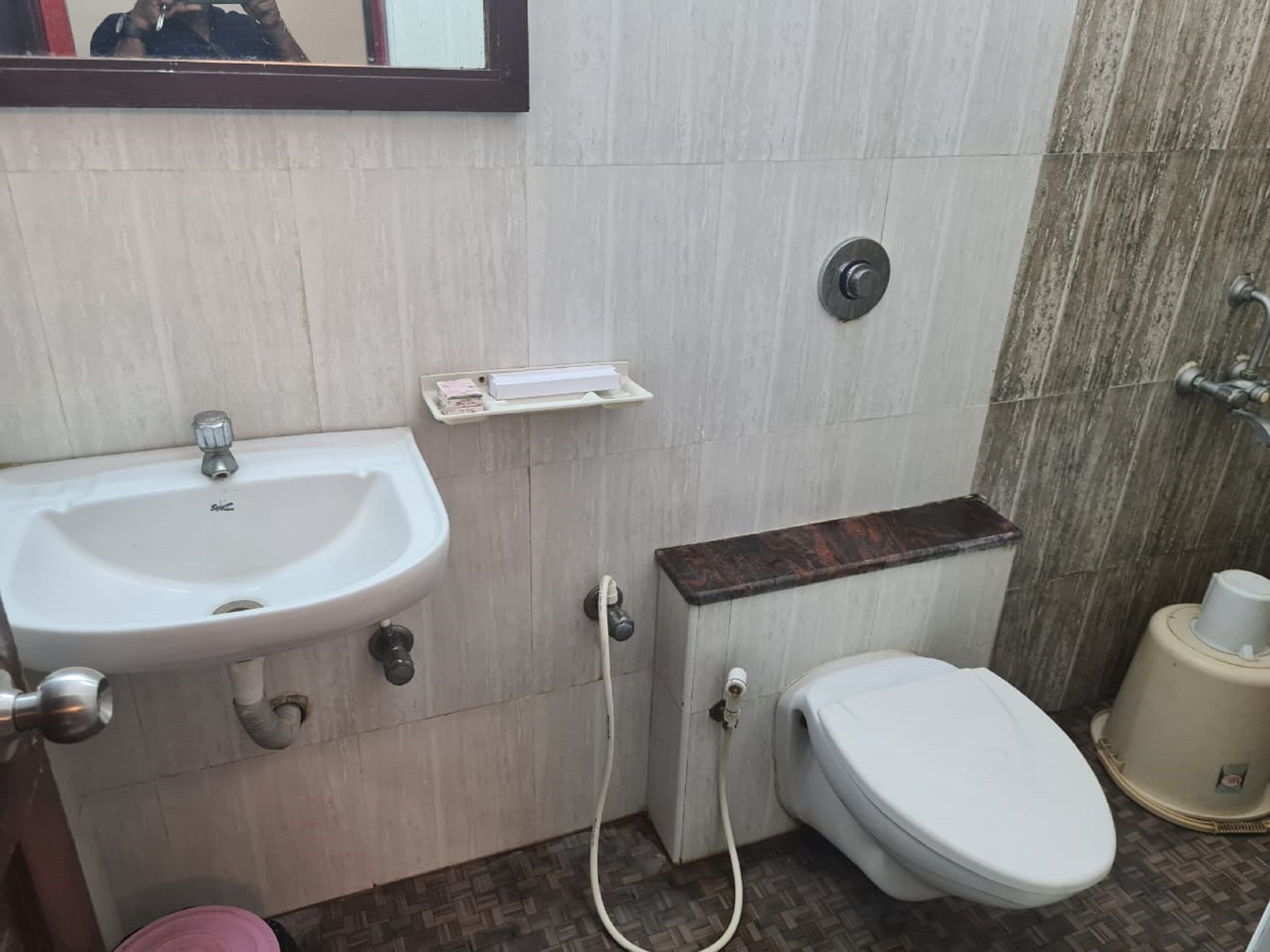 Hotel Nadaradjane Residency