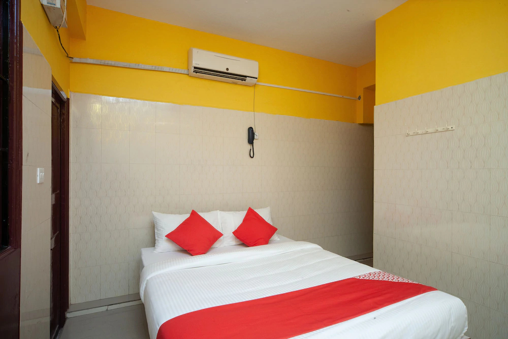 OYO 26460 Varsha Villa