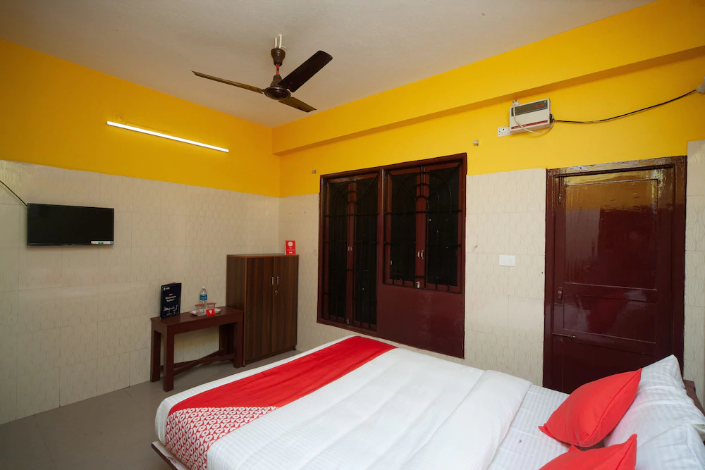 OYO 26460 Varsha Villa