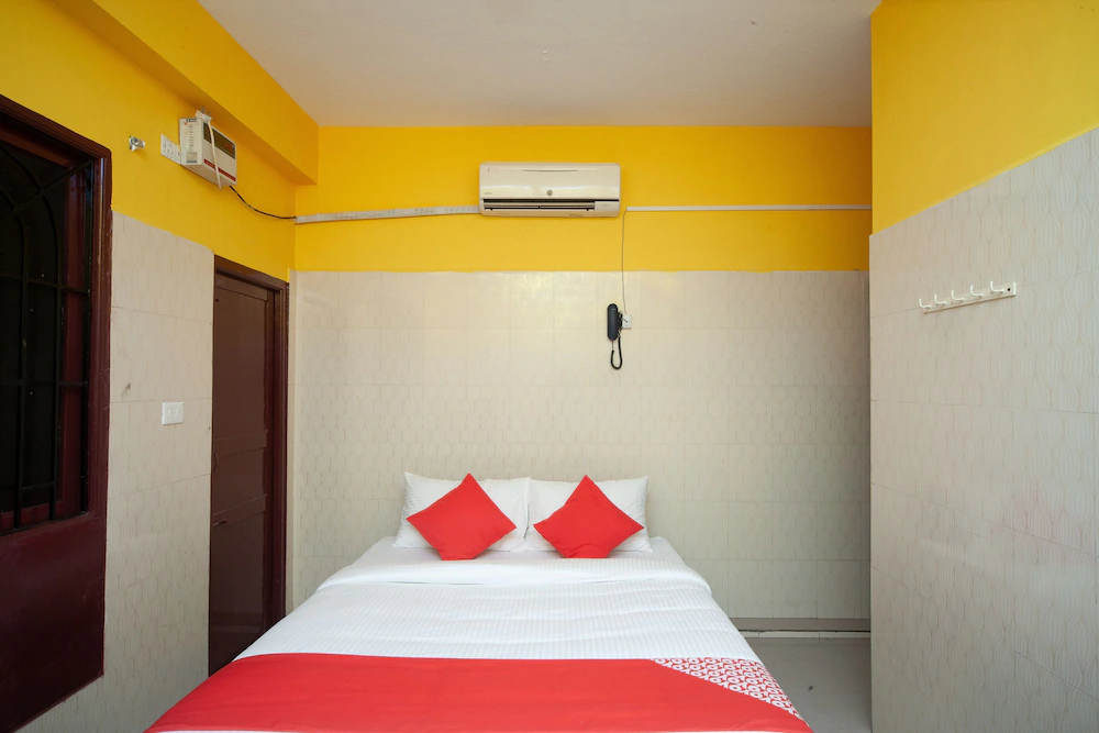 OYO 26460 Varsha Villa