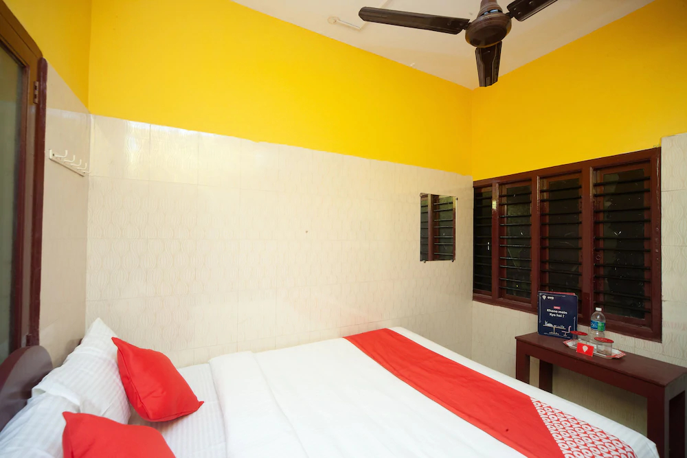 OYO 26460 Varsha Villa