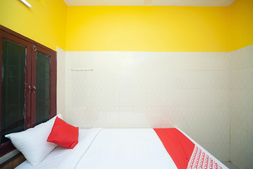 OYO 26460 Varsha Villa