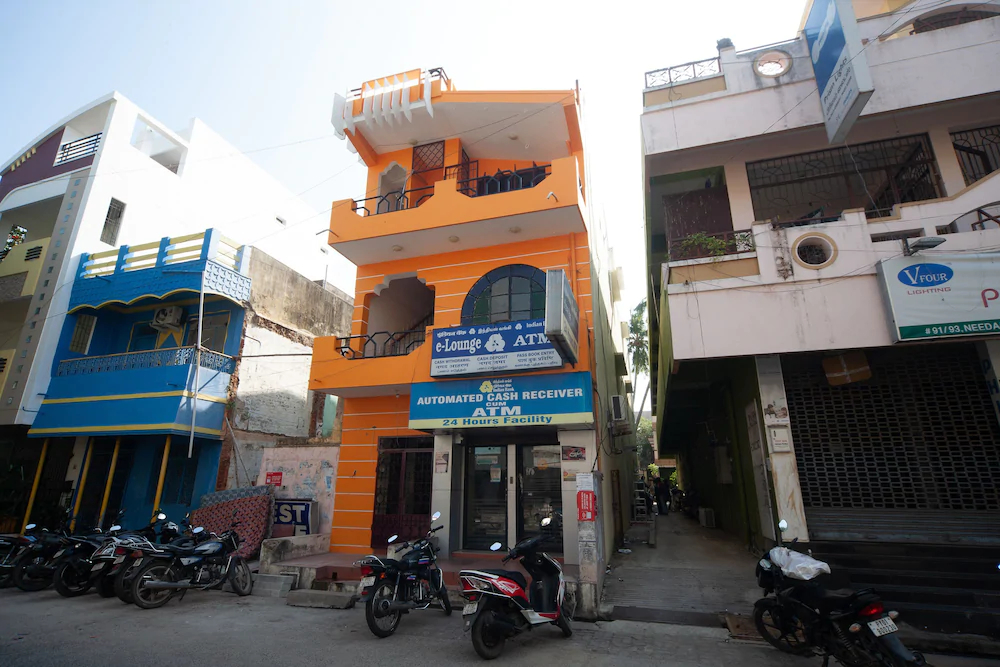 OYO 26460 Varsha Villa