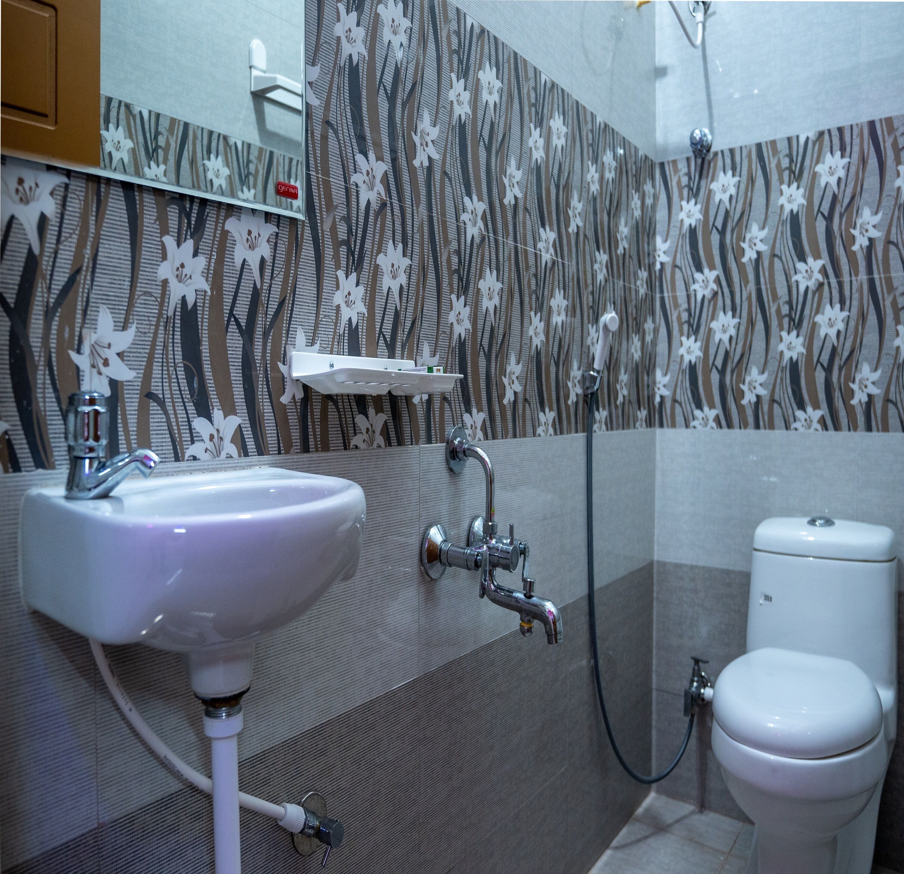 Le Suresh Guest House