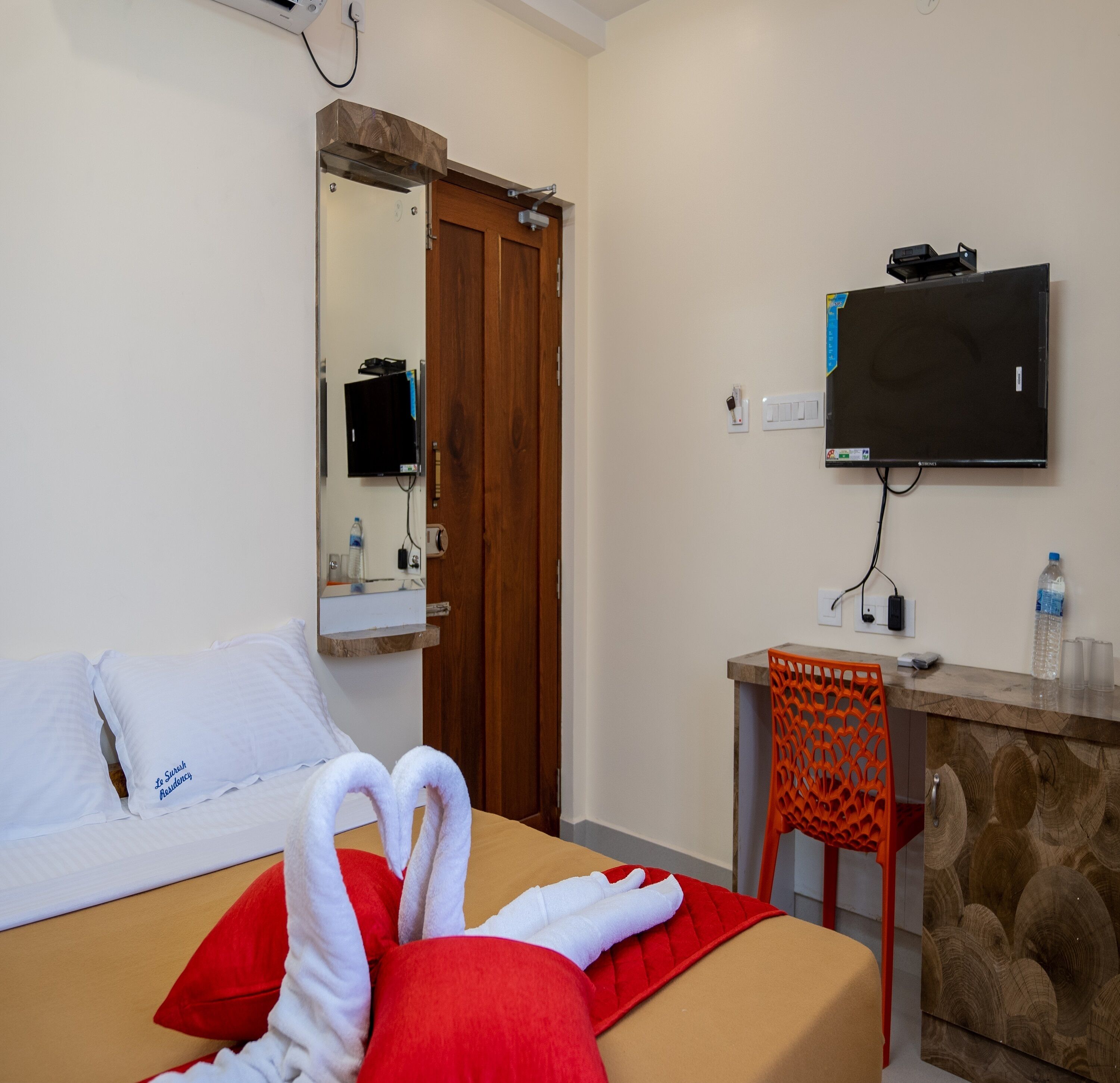 Le Suresh Guest House